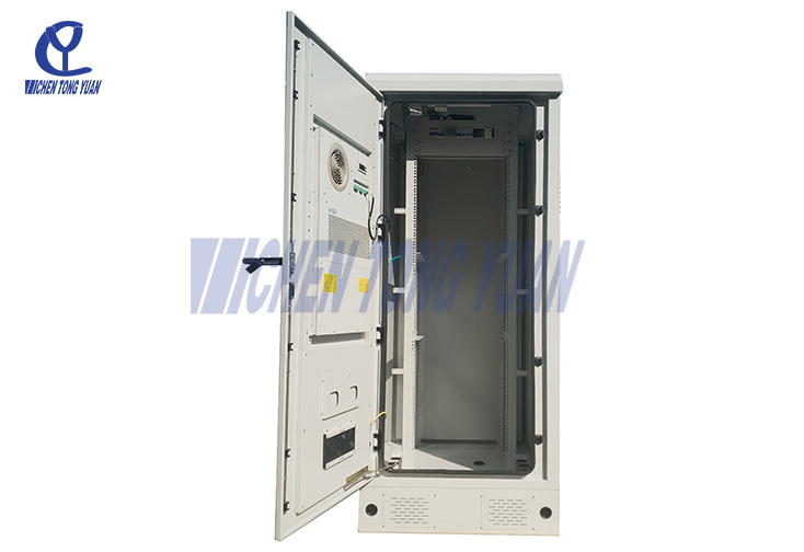 How to choose outdoor telecom equipment cabinets